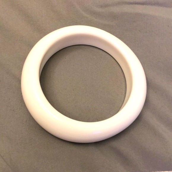 SALE!!! CHUNKY WHITE BRACELET 🤩🤩🤩🔥🔥 - Picture 1 of 3